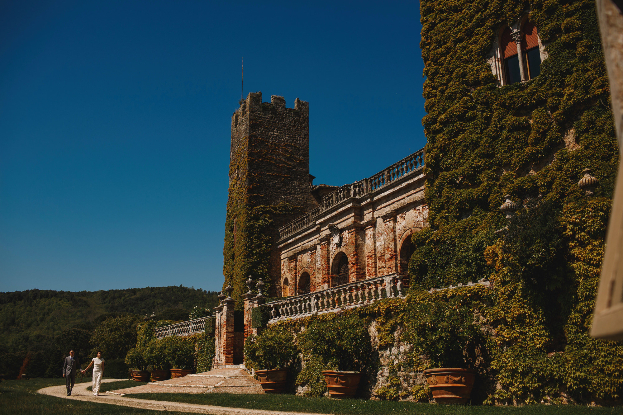 Private chateau wedding photography tuscany