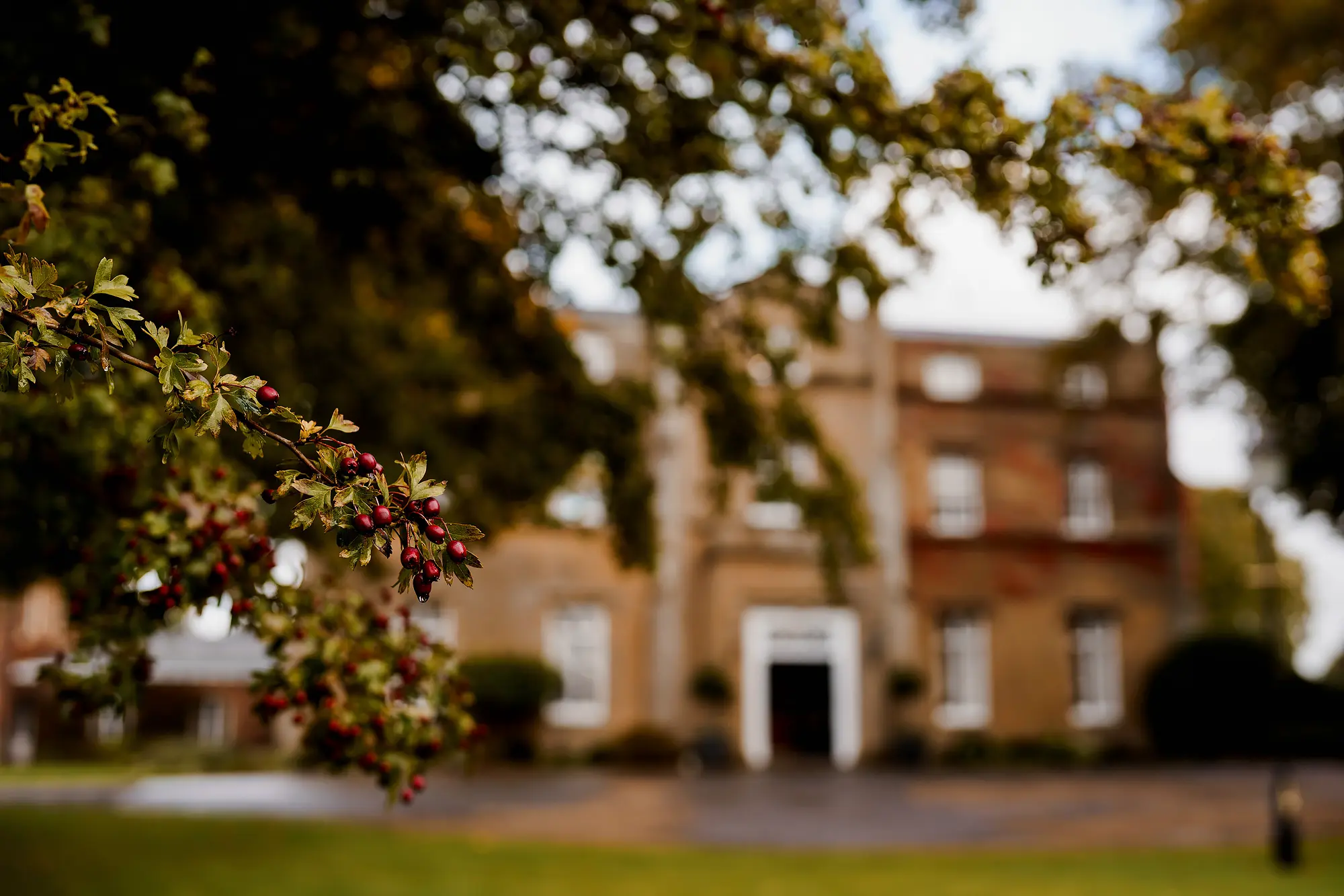 A high energy offley place wedding captured by arj photography A high energy offley place wedding captured by arj photography